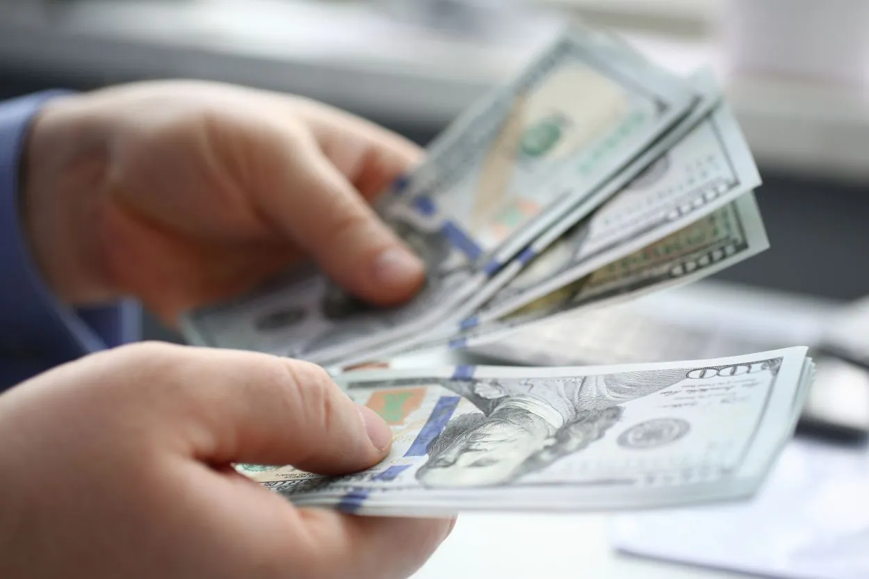 خدمة صرف المرتبات لموظفي الشركات والمؤسسات