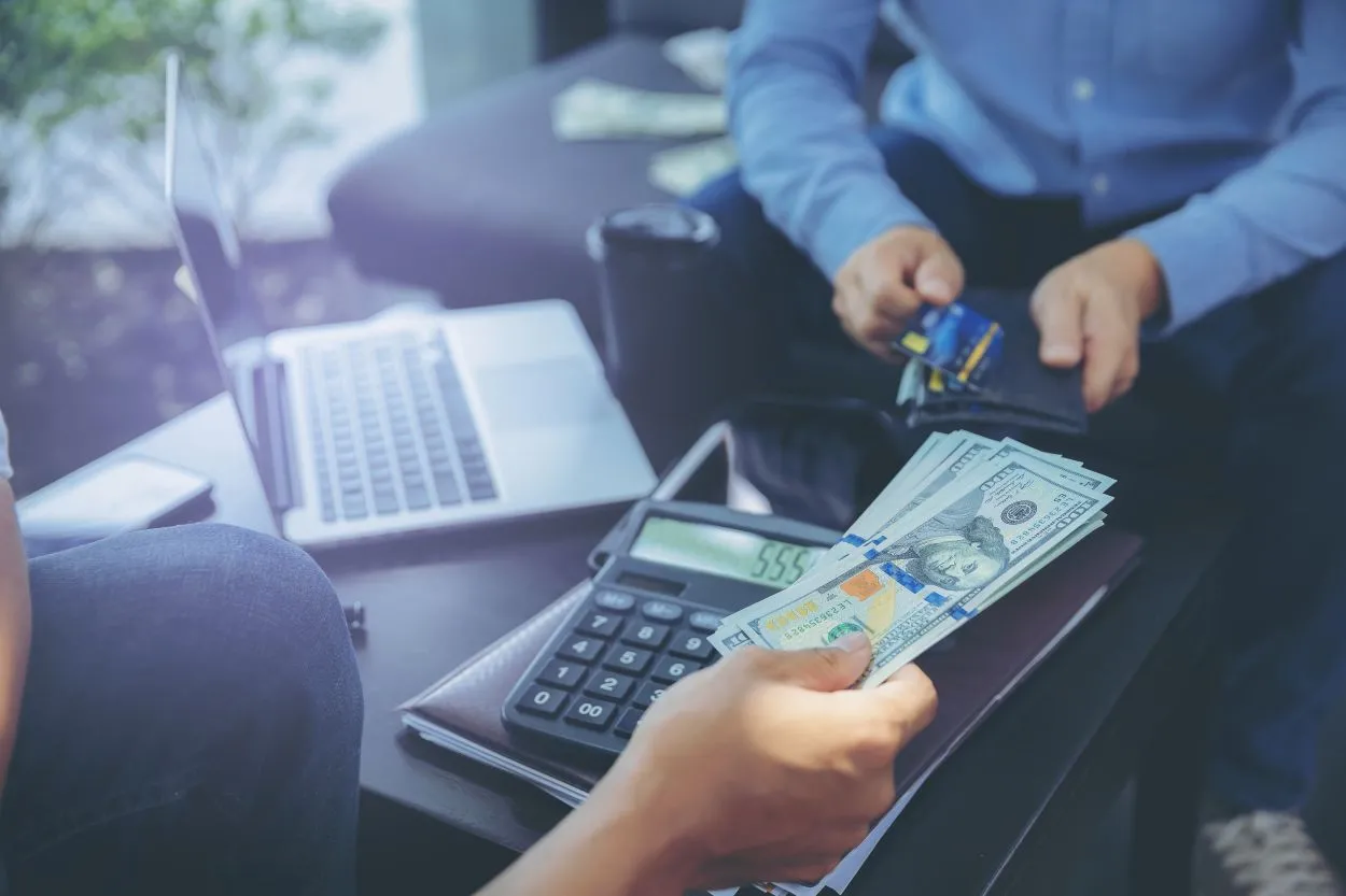خدمة الحسابات الجارية للشركات والمؤسسات